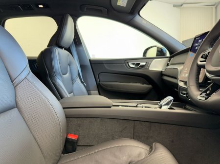 2026 Volvo XC60 - thumbnail 11
