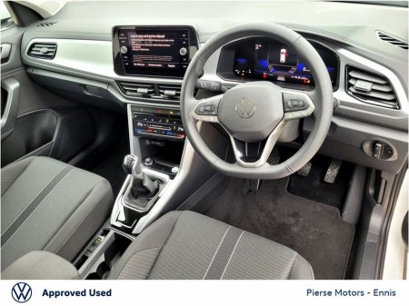 2026 Volkswagen T-Roc - thumbnail 2