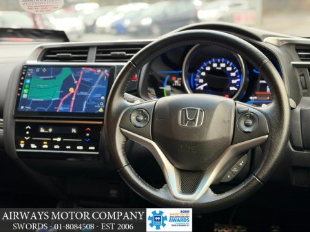 2017 Honda Fit 1.5 HYBRID RS AUTO €11,950 thumbnail