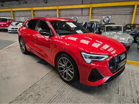2021 Audi e-tron BLACK EDITION 55 Q QUATTRO// STUNNING CAR// F95KWHINISHED IN FIRE RED BLACK EDITION// TAXED FOR 12 MONTHS//