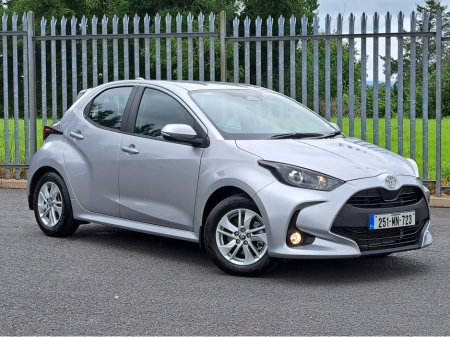 2025 Toyota Yaris LUNA 1.5 HYBRID 115BHP AUTOMATIC **REVERSING CAMERA**