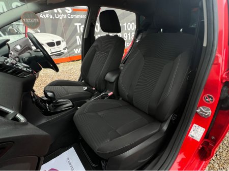 2014 Ford Fiesta - thumbnail 10