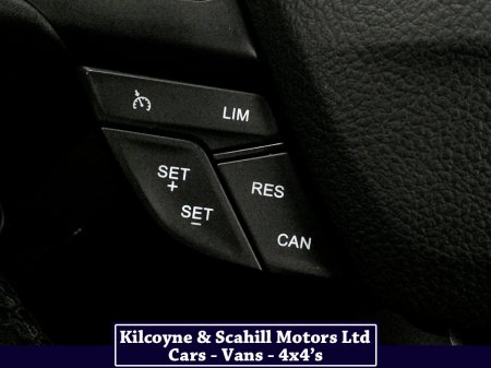 2017 Ford Kuga 2.0 TDCI TITANIUM 2WD 150 150PS 5DR thumbnail