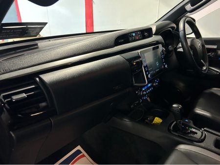2021 Toyota Hilux - thumbnail 4