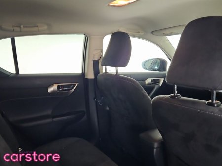 2016 Lexus CT 200 h - thumbnail 10