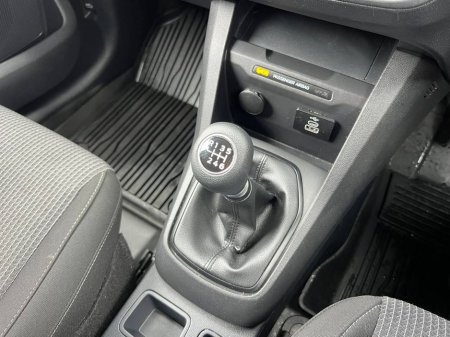 2025 Ford Transit - thumbnail 11