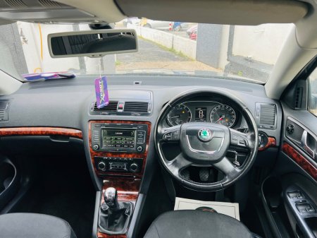 2010 Skoda Octavia - thumbnail 10