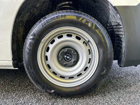 2026 Opel Combo 19 KOMF L1H1-1.5 100PS D thumbnail