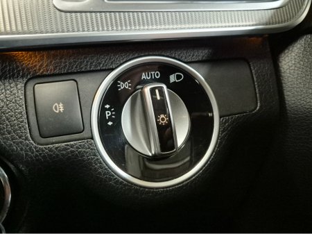 2015 Mercedes-Benz E Class - thumbnail 15