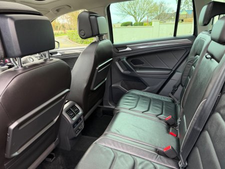 2020 Volkswagen Tiguan - thumbnail 18