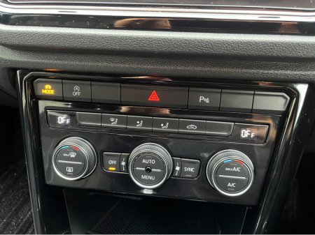 2022 Volkswagen T-Roc STLYE BLACK PACK AUTOMATIC 1.5 PETROL //LOW MILES//HIGH SPEC//KEYLESS ENTRY//ADAPTIVE CRUISE CONTROL//REVERSE CAMERA// €29,950 thumbnail