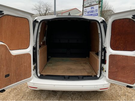 2022 Volkswagen Caddy CARGO BUS TDI 102HP MANUAL 6SPEED FWD 5DR €16,950 thumbnail