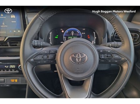 2025 Toyota Yaris Cross CROSS LUNA HYBRID €30,995 thumbnail