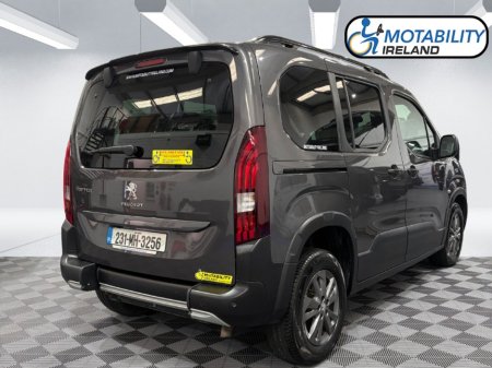 2023 Peugeot Rifter - photo 2