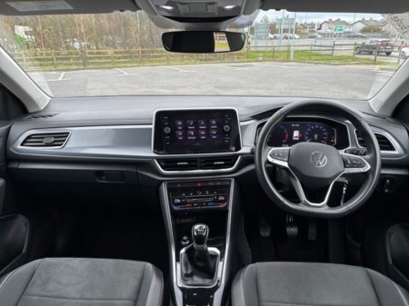 2024 Volkswagen T-Roc - thumbnail 9