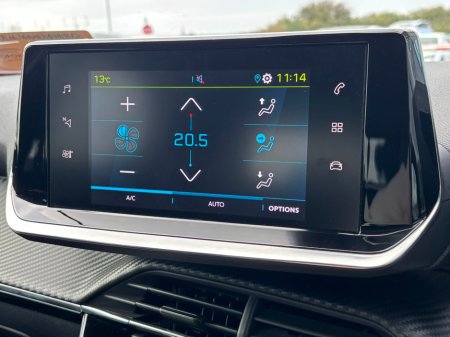 2021 Peugeot 2008 - thumbnail 29