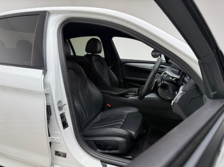 2018 BMW 5 Series 520i M SPORT €23,990 thumbnail