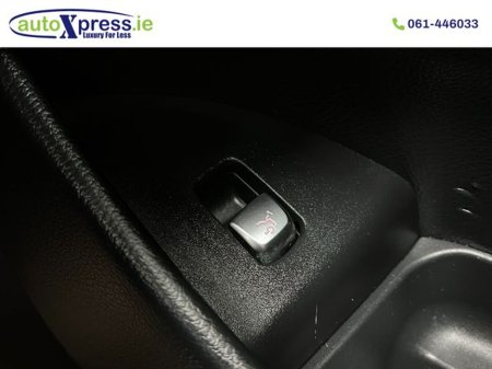 2019 Mercedes-Benz E Class - thumbnail 31