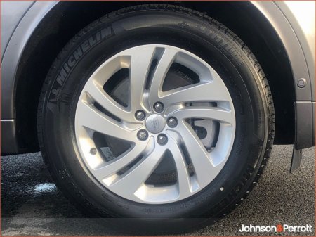 2024 Land Rover Discovery Sport 1.5 I3 PHEV 309 PS AWD S Auto €54,900 thumbnail