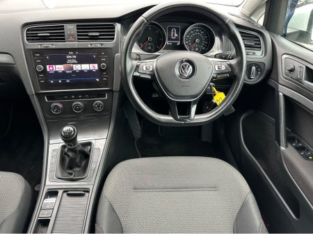2018 Volkswagen Golf 1.6 TDI SE BLUEMOTION 115PS 5DR thumbnail