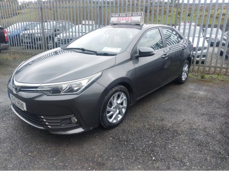 2017 Toyota Corolla - thumbnail 1