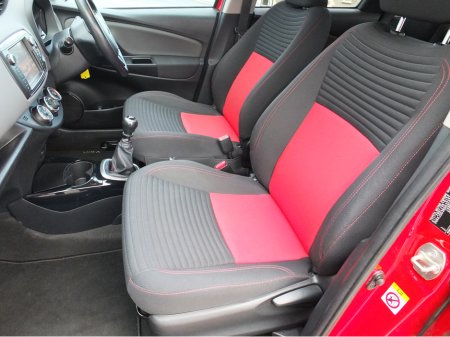 2016 Toyota Yaris 1.33 VVT-I SPORT 5DR €9,450 thumbnail