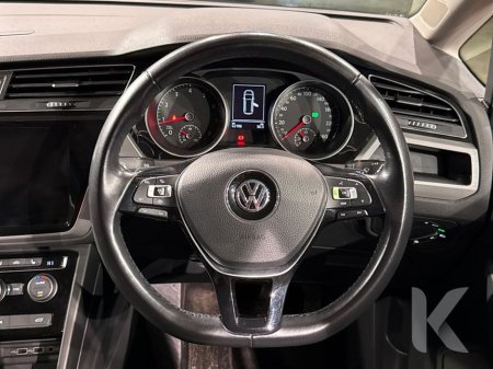 2020 Volkswagen Touran 1.4 AUTOMATIC - 7 SEATER - ALLOY WHEELS - REAR CAMERA - COMFORT LINE €24,950 thumbnail