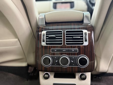 2016 Land Rover Range Rover 3.0 TDV6 Vogue €47,400 thumbnail