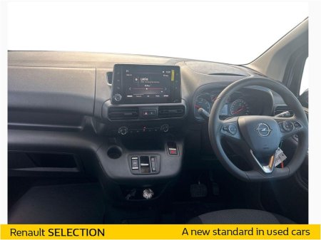 2025 Opel Combo COMBO KOMF L1H1-ELEC 100 KW 2D €36,950