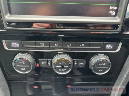 2014 Volkswagen Golf 1.4 HIGHLINE , AUTO // LOW MILEAGE €12,950 thumbnail