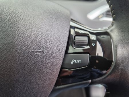 2017 Peugeot 208 ALLURE 1.2 PETROL 5DR AUTOMATIC €10,950 thumbnail