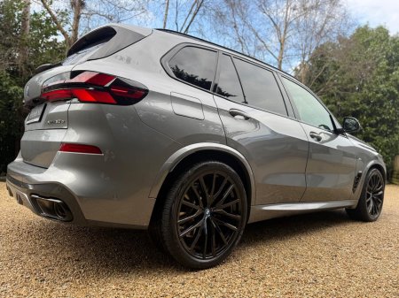 2025 BMW X5 50E M SPORT PRO XDRIVE *Tech Pack…SkyLounge…22 inch Alloys* €97,950 thumbnail