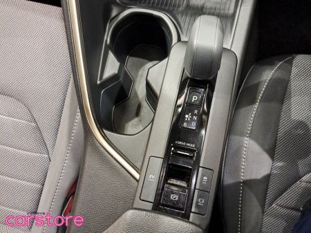 2024 Toyota C-HR 1.8 HYBRID SOL €36,880 thumbnail