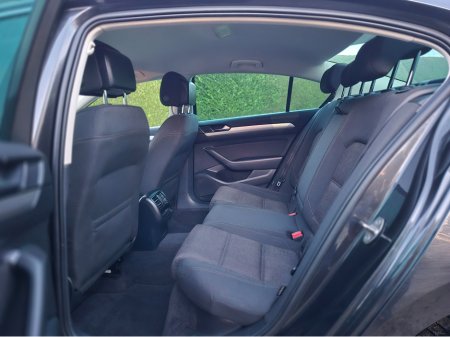 2018 Volkswagen Passat 2.0 TDI SE BUSINESS BLUEMOTION 150PS 4DR €16,995 thumbnail