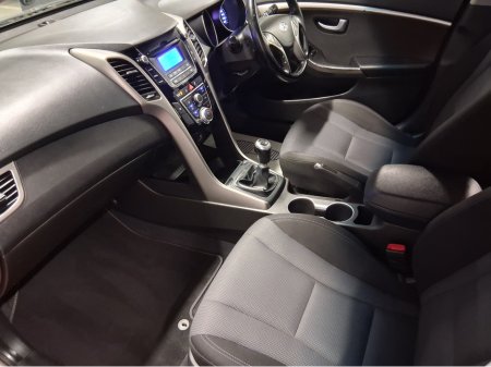 2016 Hyundai i30 1.6 DELUXE 5DR €9,888 thumbnail