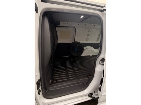 2019 Volkswagen Caddy 102HP €12,601 thumbnail