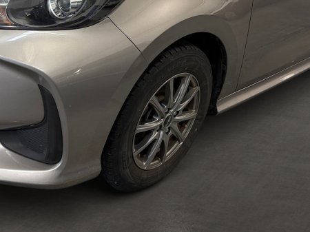 2020 Toyota Yaris - thumbnail 7