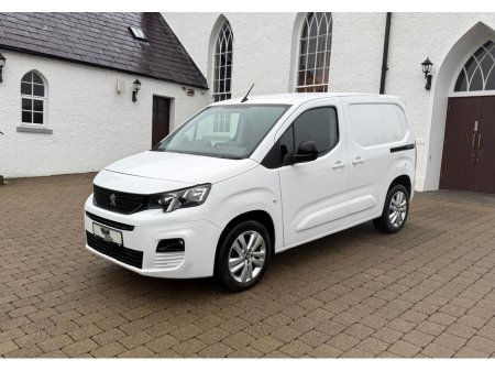 2022 Peugeot Partner PROFESSIONAL PREMIUM BLUEHDI L1 €14,550 thumbnail