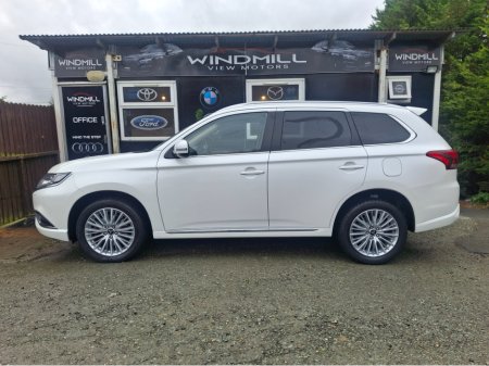 2019 Mitsubishi Outlander 2.4 JURO PHEV 4WD 20 2.0 200BHP 5DR €17,950 thumbnail