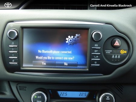 2018 Toyota Yaris Hybrid Luna €17,950 thumbnail