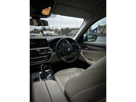 2018 BMW 5 Series - thumbnail 3