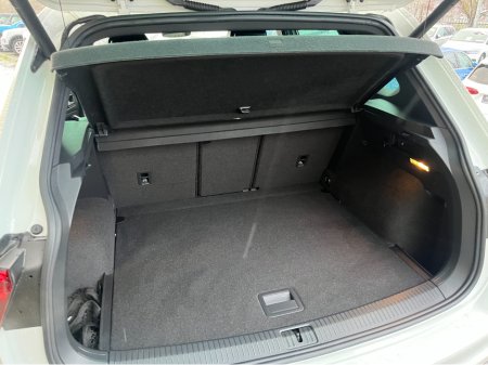 2020 Volkswagen Tiguan R-LINE 4MOTION AUTOMATIC 2.0 DIESEL //MASSIVE SPEC//DYNAUDIO SOUND SYSTEM//FULL LEATHER HEATED SEATS//360 PARKING CAMERAS//HEAD UP DISPLAY// €35,950 thumbnail