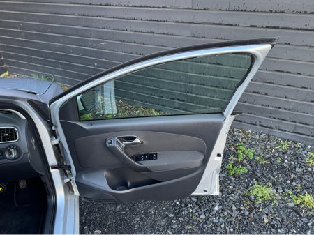 2012 Volkswagen Polo 1.2 TSI AUTO 5DR €7,995 thumbnail