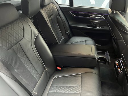 2017 BMW 7 Series - thumbnail 15