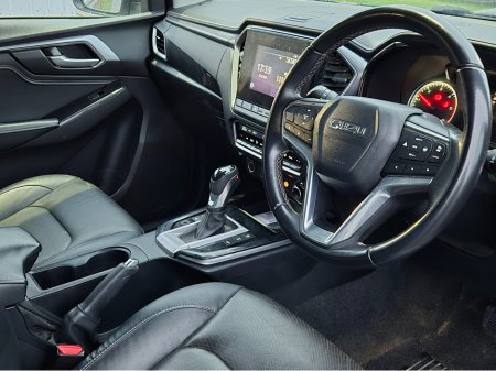 2023 Isuzu D-MAX DL40 AUTO  Vat included. €41,250 thumbnail