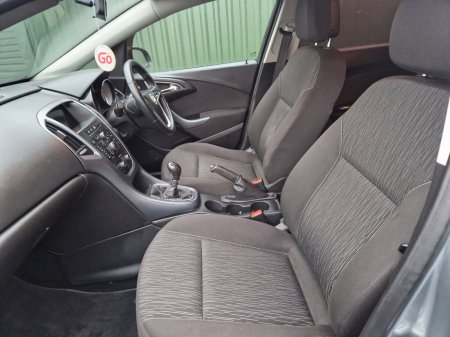 2014 Vauxhall Astra  €5,250 thumbnail