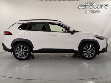 2024 Toyota Corolla Cross 1.8 Hybrid Luna Hatchback €36,880 thumbnail