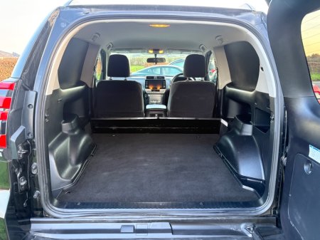 2023 Toyota Landcruiser - thumbnail 9