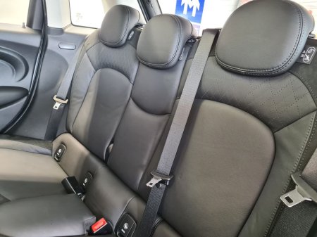 2019 MINI Cooper Classic 5dr €18,950 thumbnail