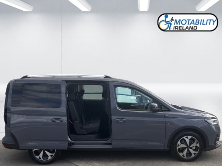 2025 Ford Tourneo Connect Active Wheelchair Accessible €45,995